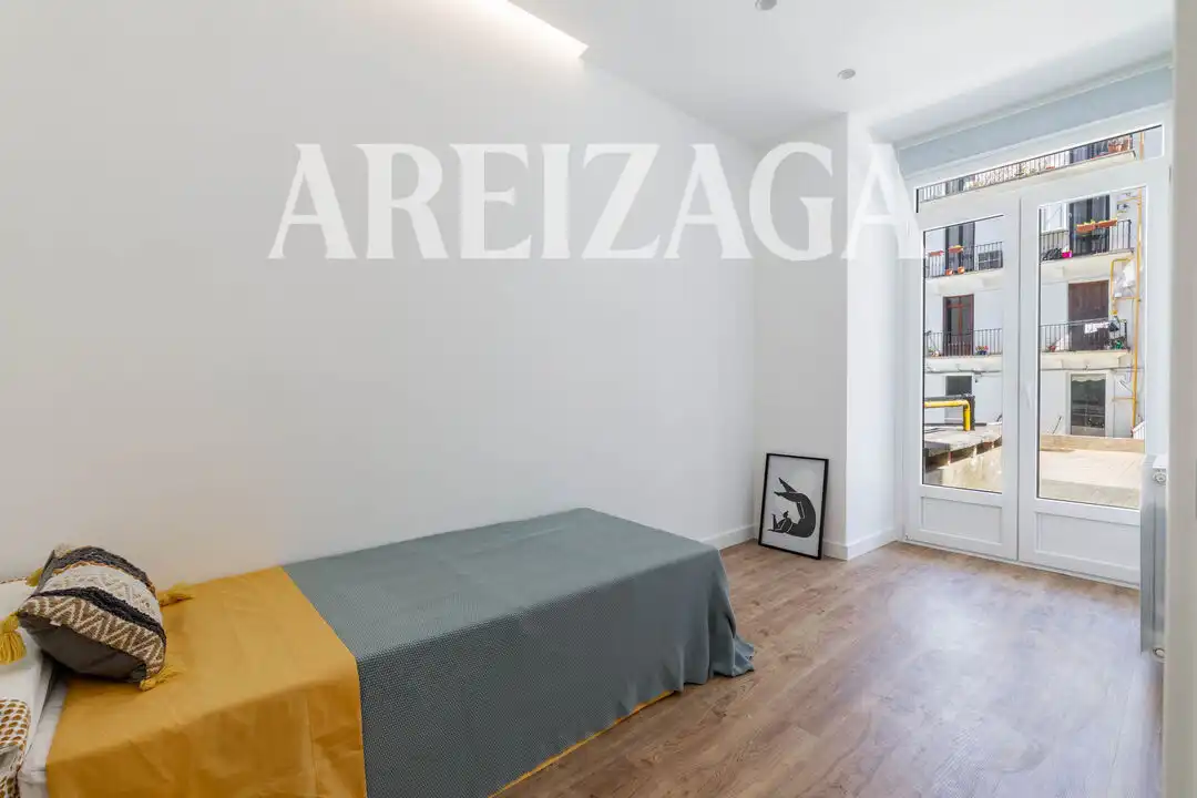 Bedroom of Flat for sale in Donostia - San Sebastián   with Heating, Terrace and Balcony