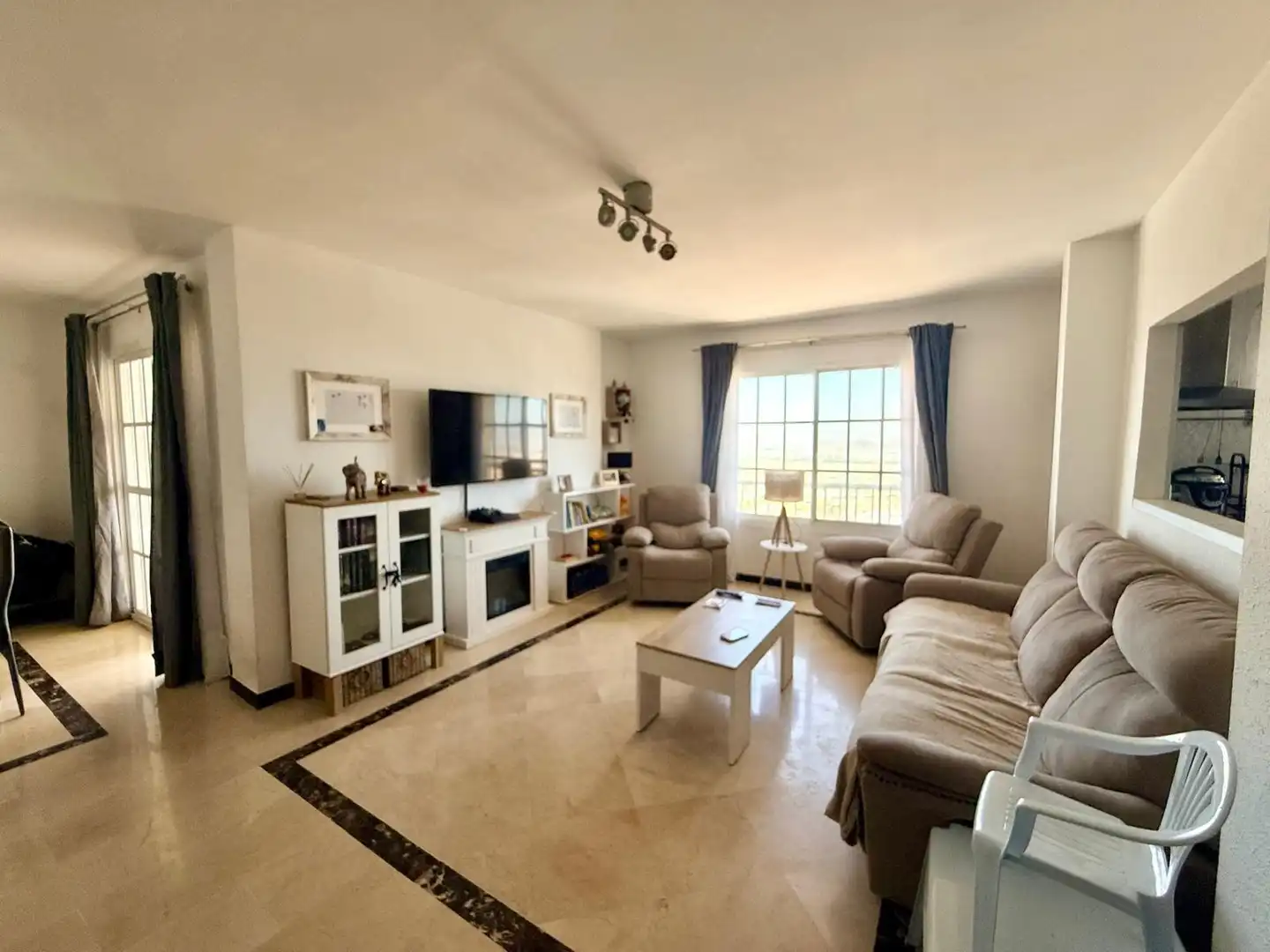 Casa aparellada amb jardí en venda a Calle QUITAPENAS, imagen 21