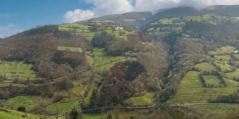 Vista exterior de Casa o chalet en venta en Cangas del Narcea con Jardín privado, Terraza y Trastero