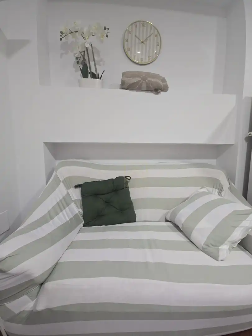 Schlafzimmer von Wohnung zur Miete in Piélagos mit Heizung, Parkett und Möbliert