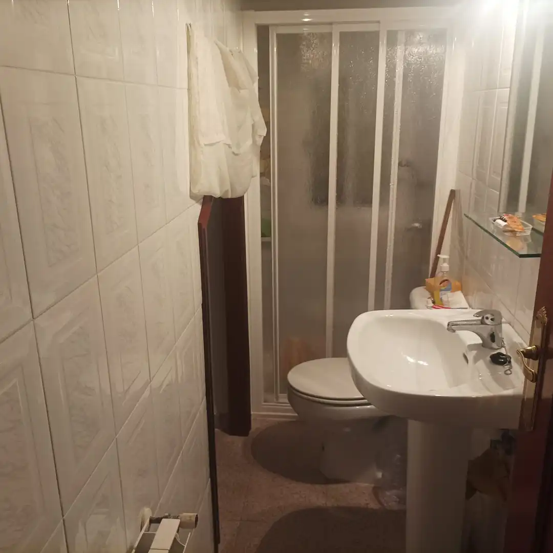 Bany de Casa adosada en venda en Villanueva de Alcardete amb Calefacció, Jardí privat i Parquet