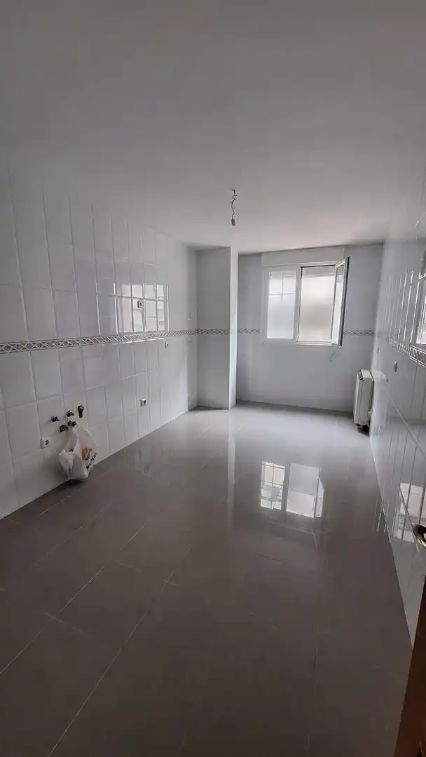 Baño de Piso en venta en Ponferrada con Calefacción, Parquet y Trastero