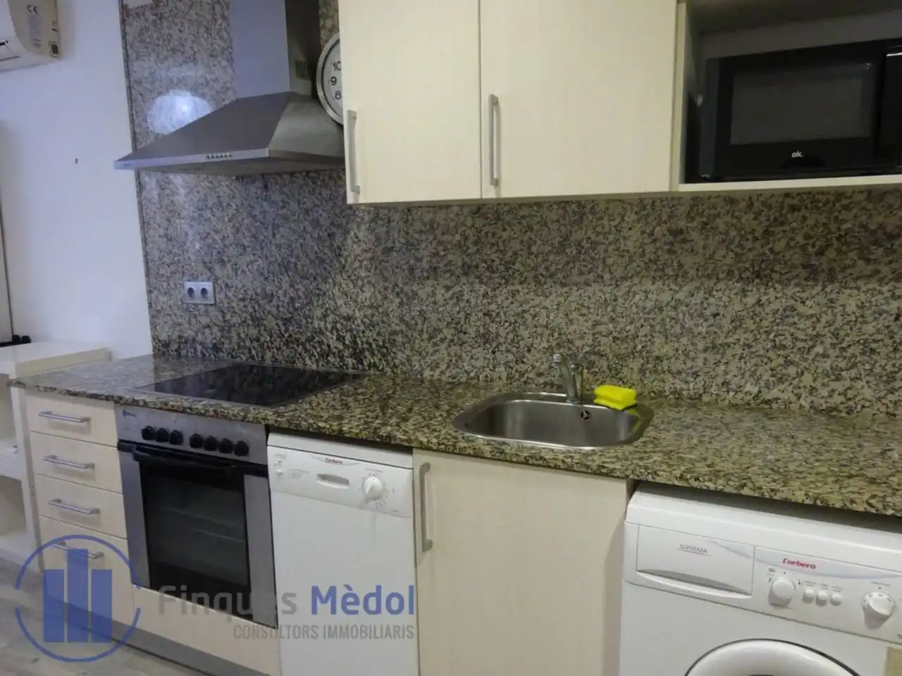 Cocina de Estudio en venta en Tarragona con Calefacción, Parquet y Amueblado