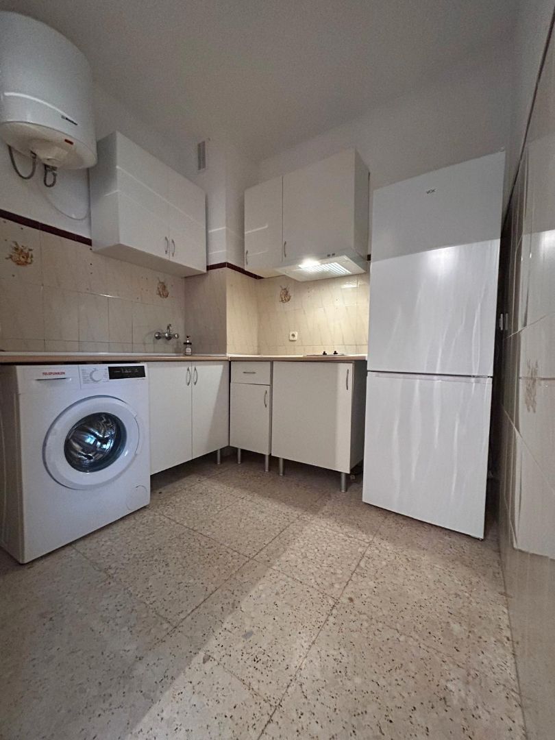Cuina de Apartament de lloguer en  Sevilla Capital amb Balcó
