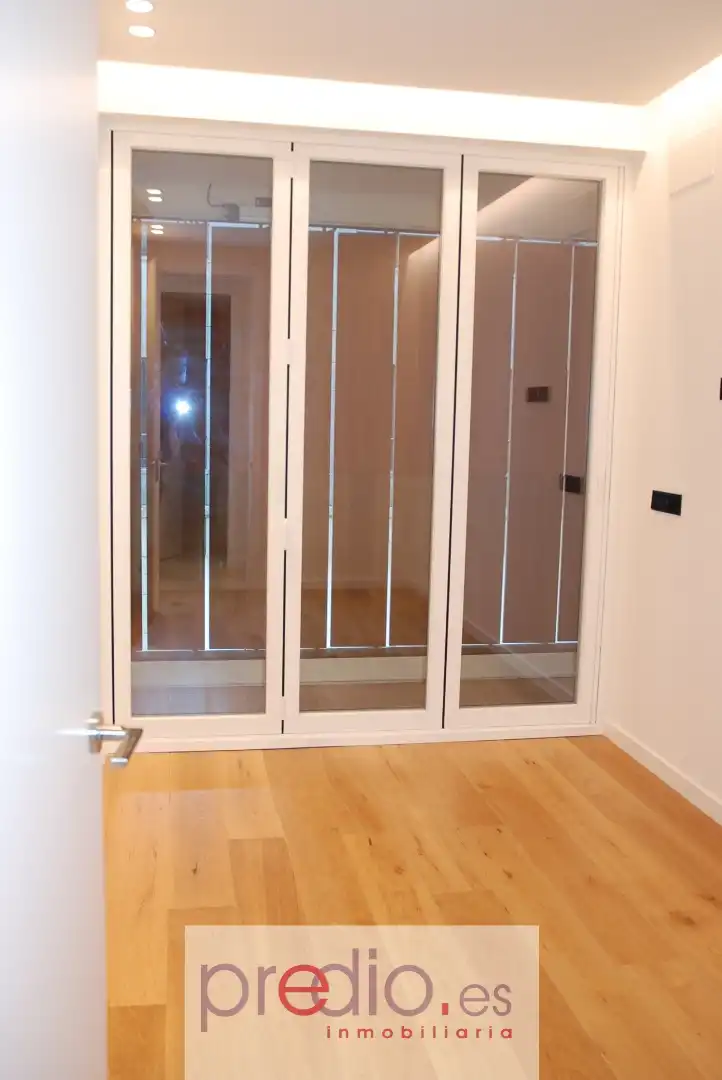 Piso en venta en Lugo con Calefacción, Parquet y Terraza