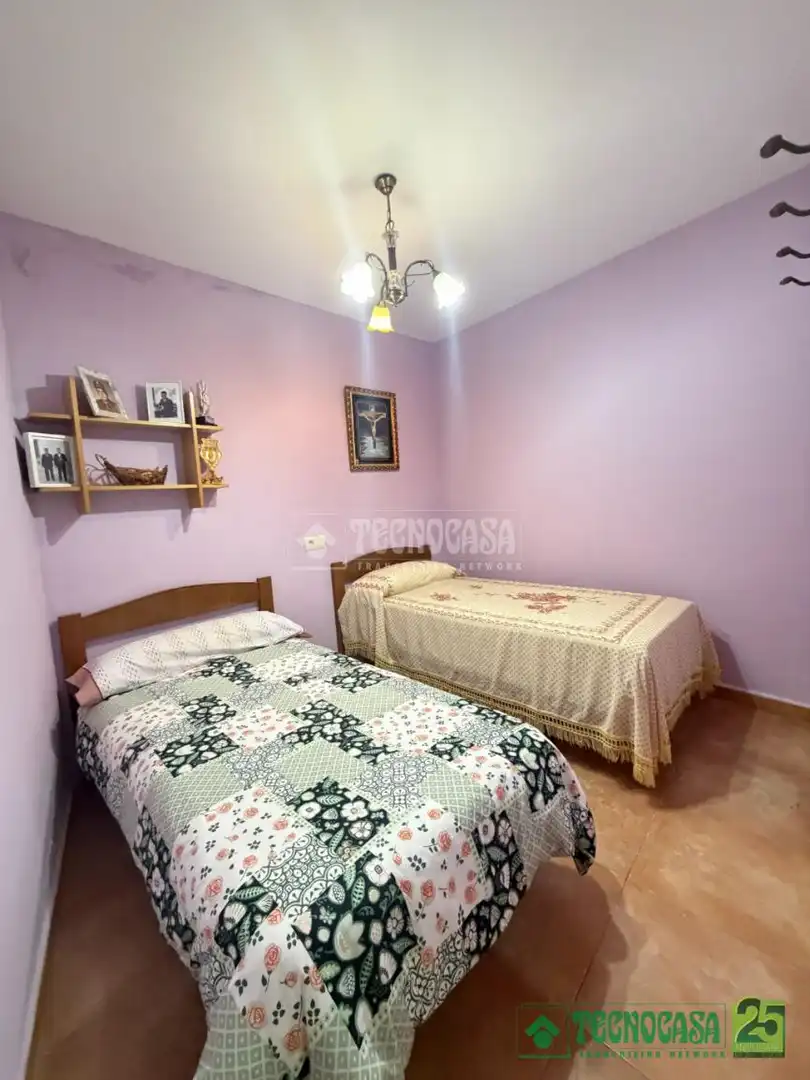 Habitación de Casa adosada en venta en Santa Cruz de la Zarza con Aire acondicionado y Terraza