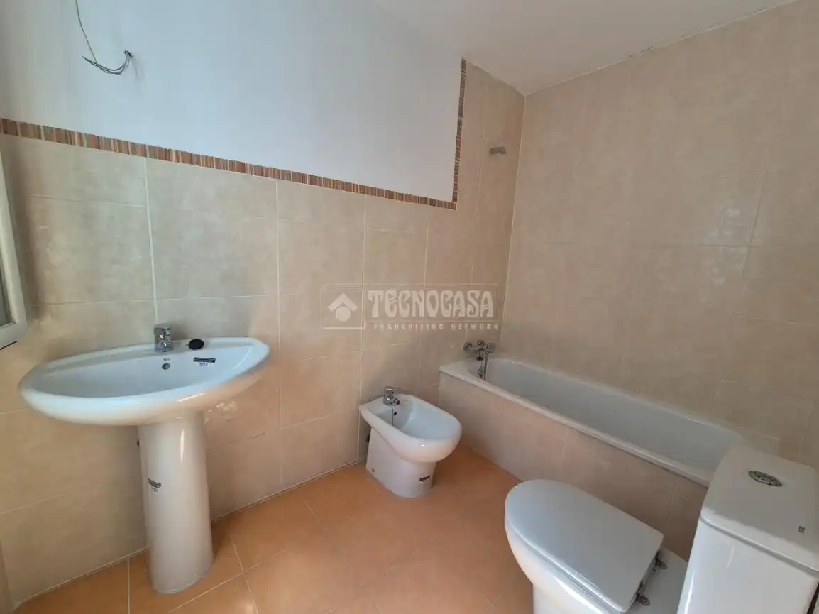 Baño de Piso en venta en Sigüenza con Calefacción y Terraza