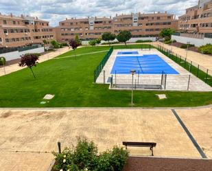 Piscina de Pis de lloguer en Illescas amb Aire condicionat, Calefacció i Jardí privat