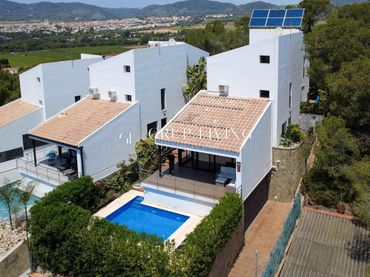 Casa amb piscina en venda a Passeig MIRAMAR