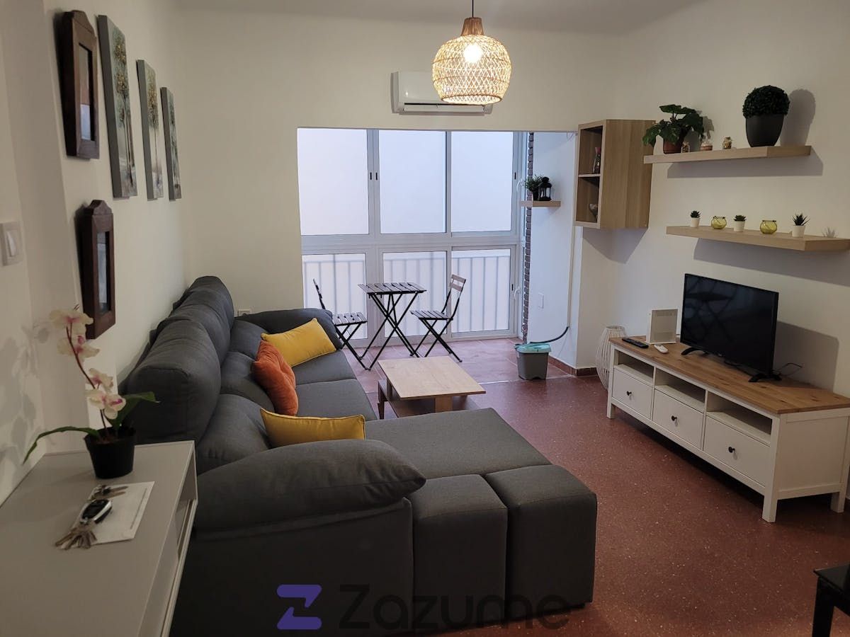 Flat for share in C. la Unión, La Unión - Cruz de Humilladero - Los Tilos, Cruz de Humilladero