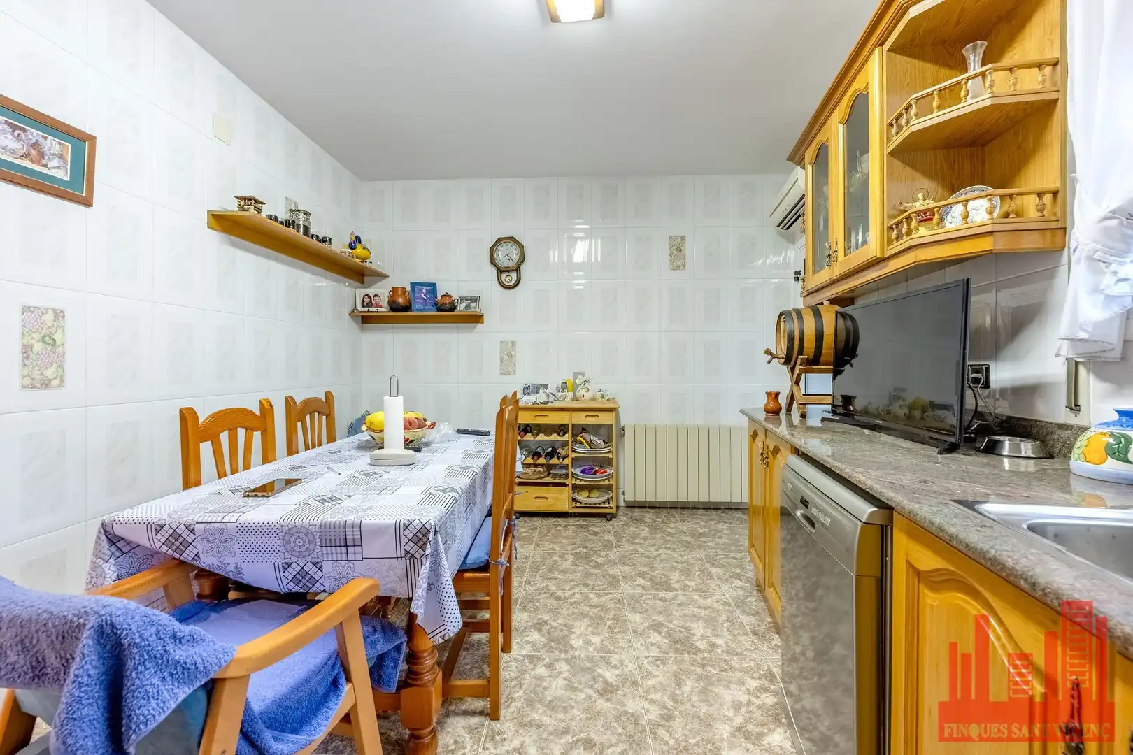 Cocina de Casa o chalet en venta en Sant Vicenç Dels Horts con Aire acondicionado, Calefacción y Terraza