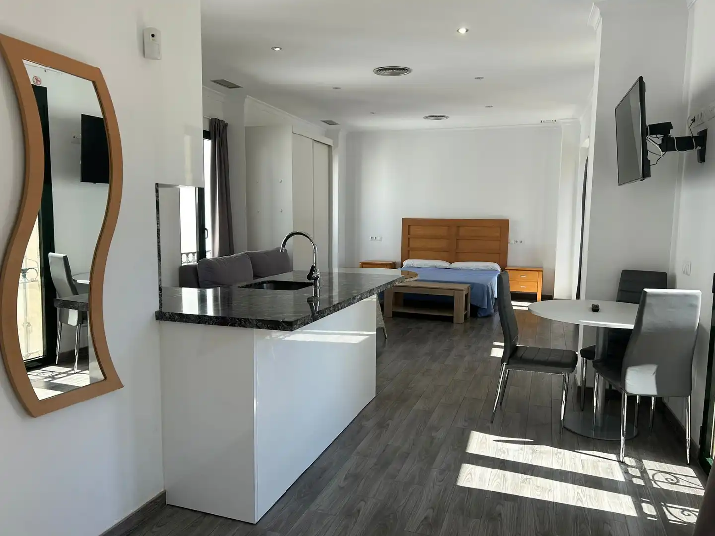 Schlafzimmer von Wohnung zur Miete in Estepona mit Klimaanlage, Möbliert und Internet