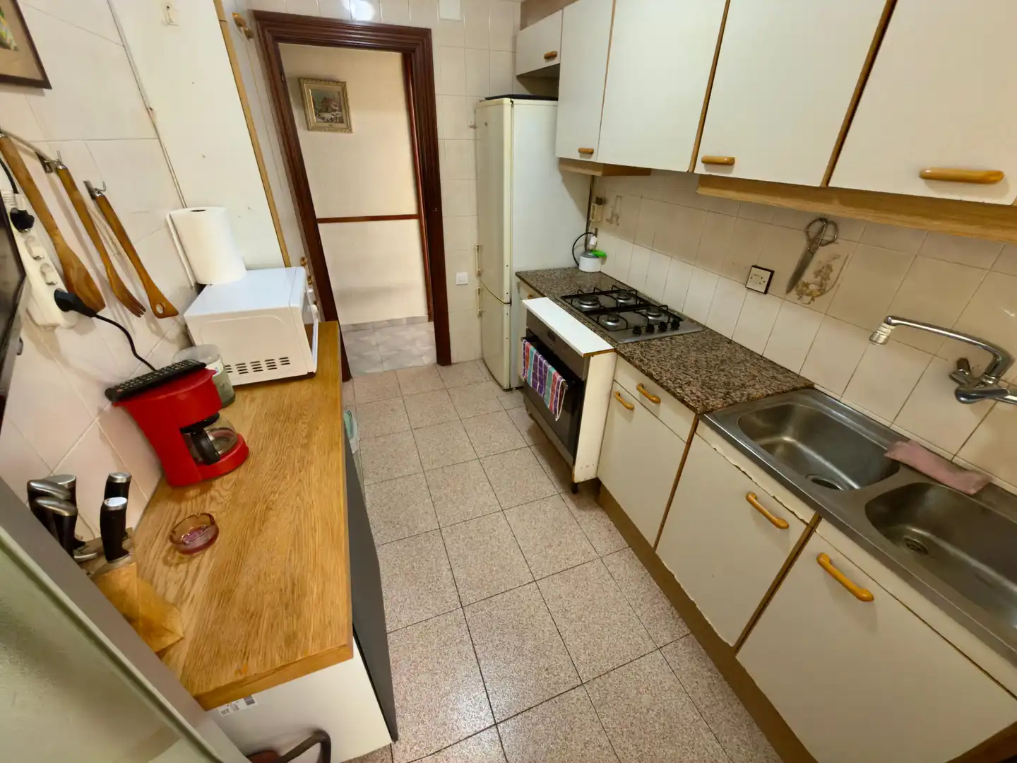 Küche von Wohnung zum Verkauf in Cornellà de Llobregat mit Balkon