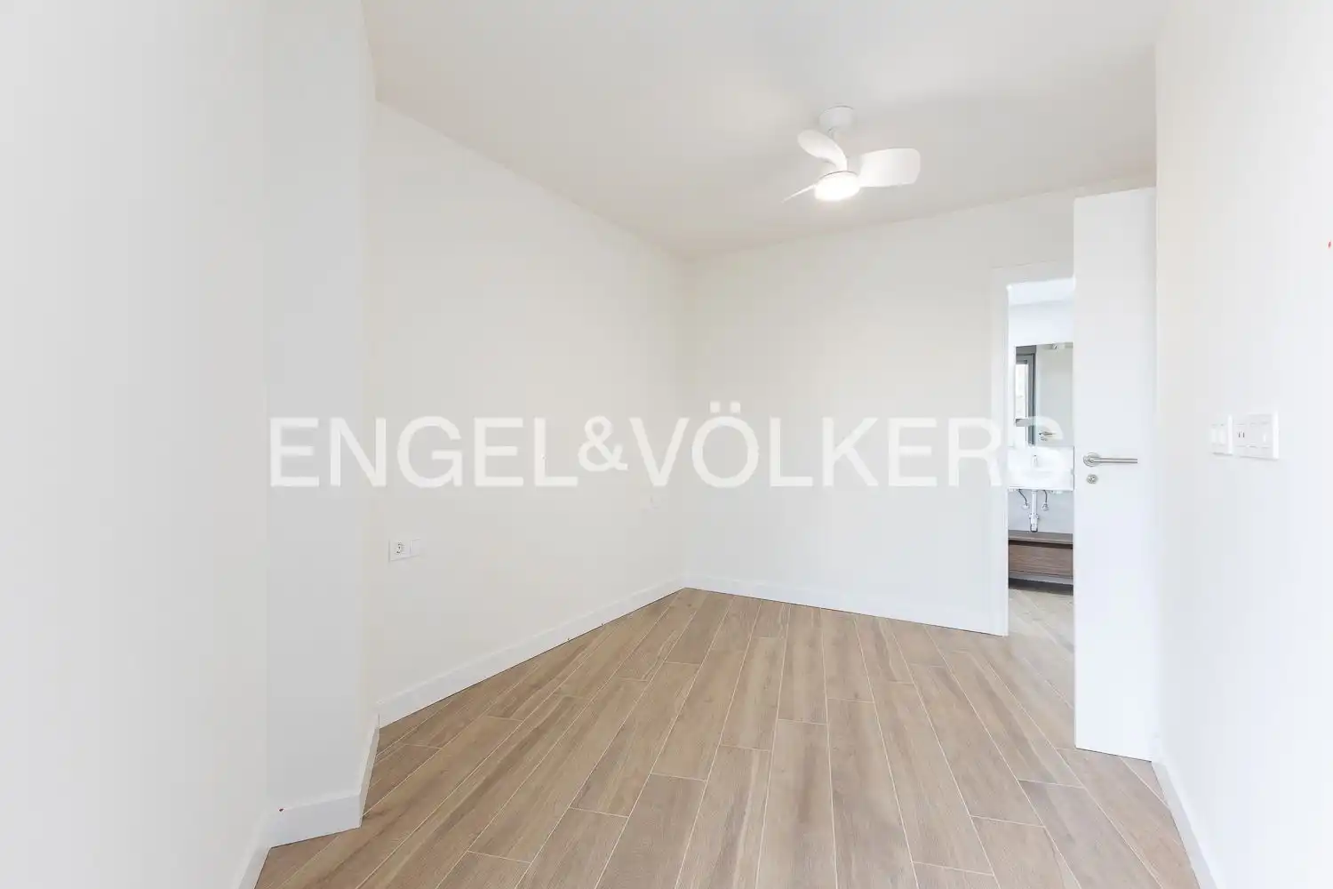 Flat for rent in Valencia  with Air Conditioner, Heating and Parquet flooring