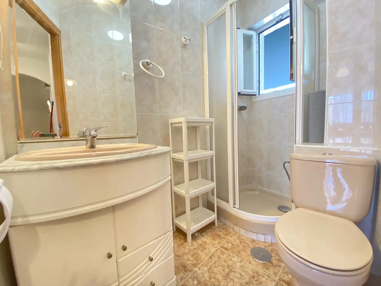 Room in Calle de Pedro Laborde, 10, Portazgo