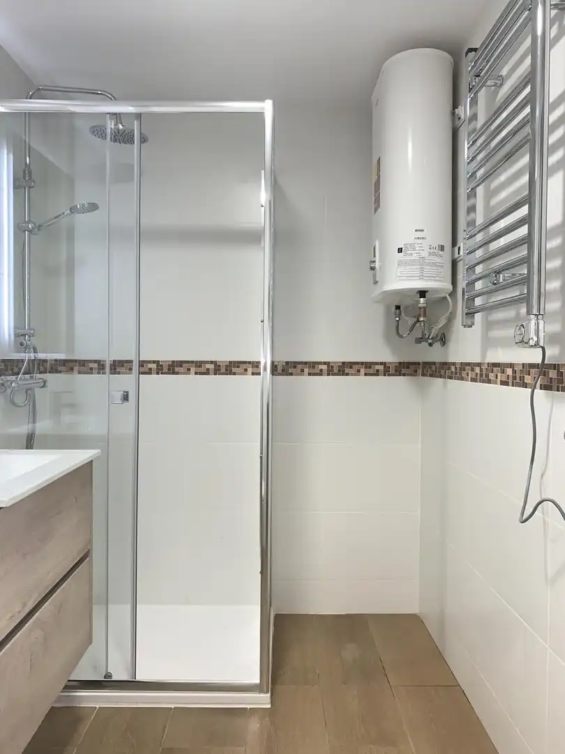 Bathroom of Study for rent in Madrid  with Air Conditioner, Terrace and Furnished