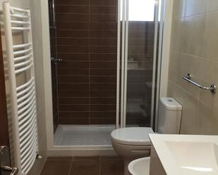 Bathroom of Flat to rent in Santiago de Compostela 