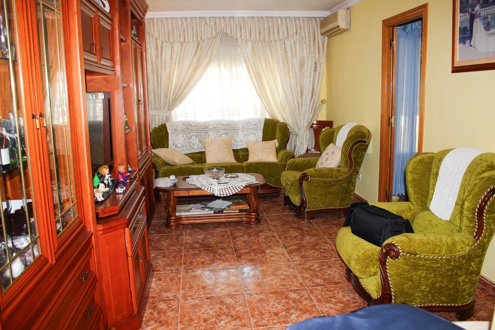 Sala de estar de Piso en venta en Cornellà de Llobregat con Balcón