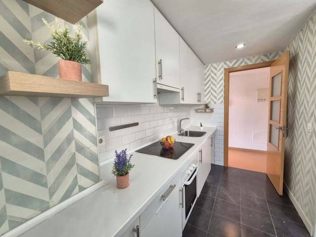 Piso en Alquiler en Calle Simone de Beauvoir en Urbanizaciones