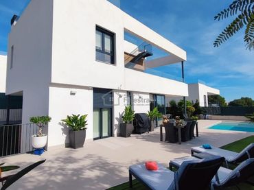 Bungalow avec balcon à vendre à De Xile