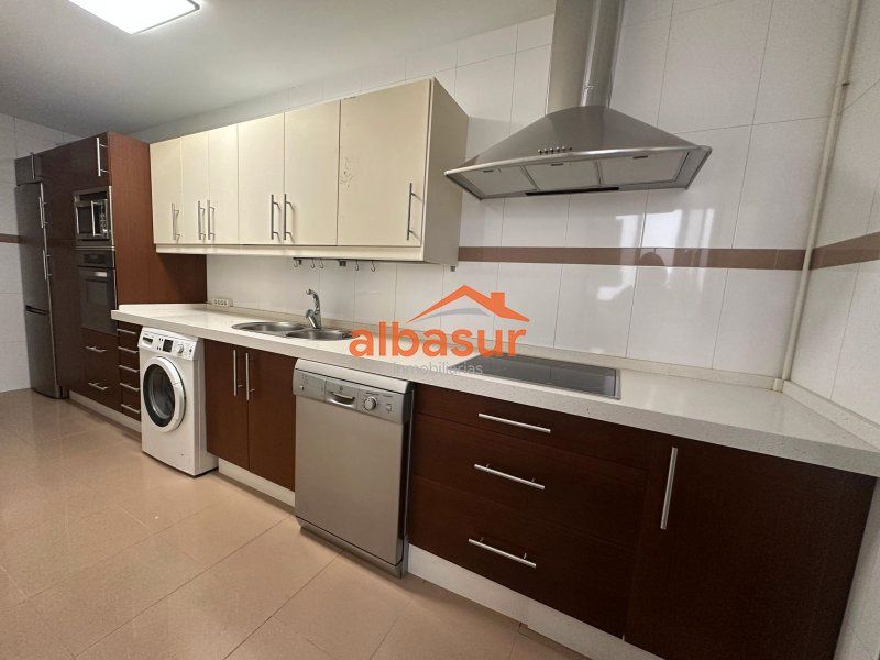 Piso en venta en Ciudad Jardín - Zoco