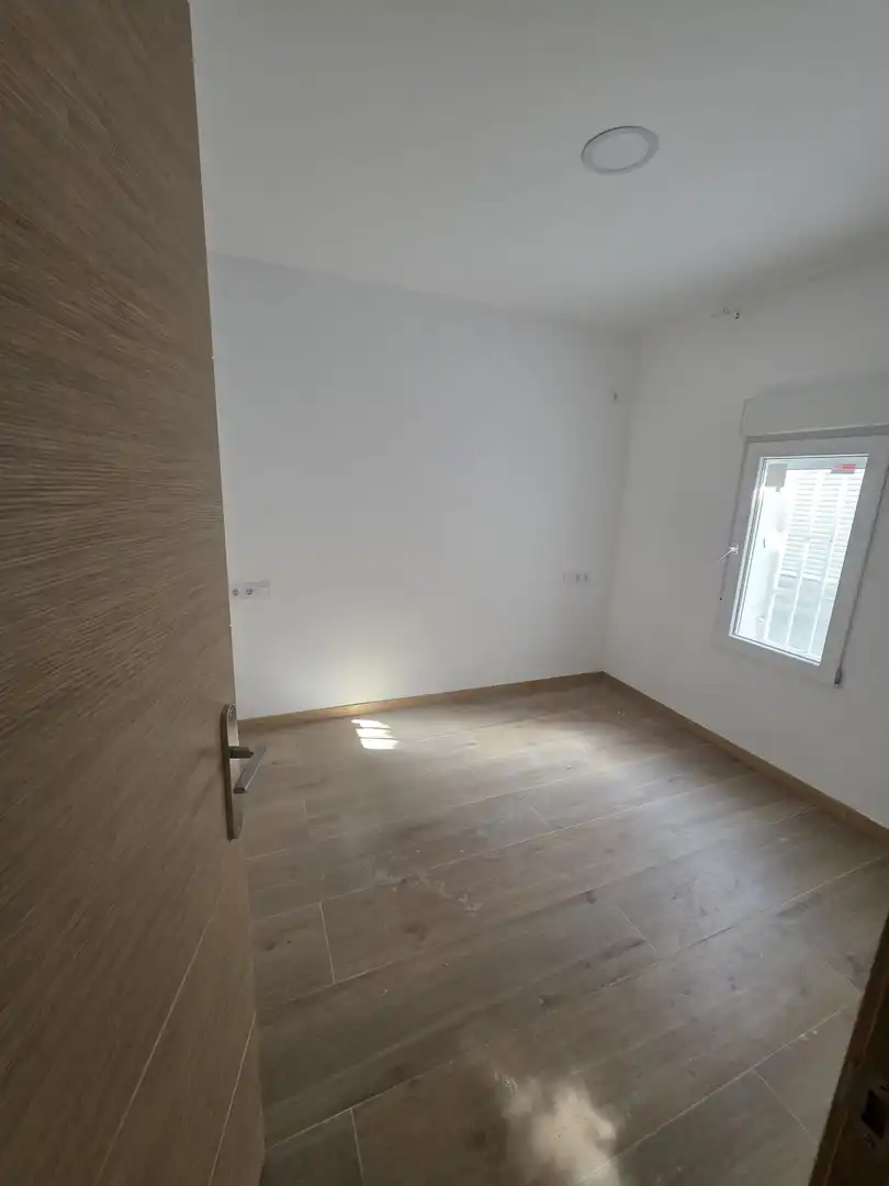 Schlafzimmer von Wohnung zur Miete in Parla mit Waschmaschine
