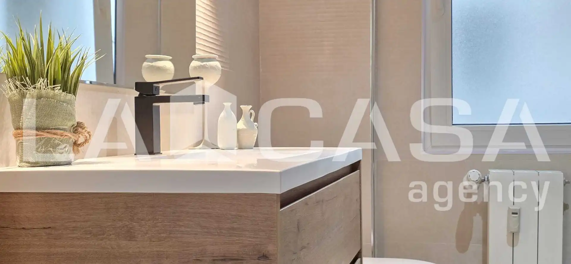 Baño de Piso en venta en Valladolid con Calefacción y Balcón