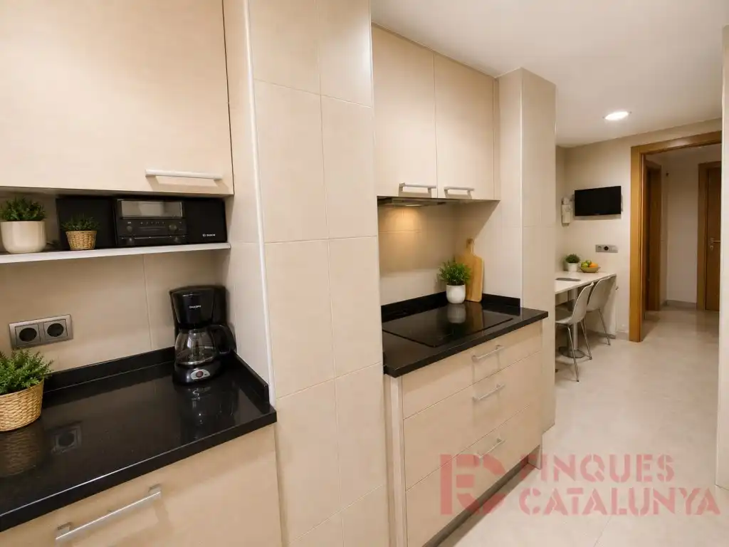 Cuina de Pis en venda en Girona amb Balcó