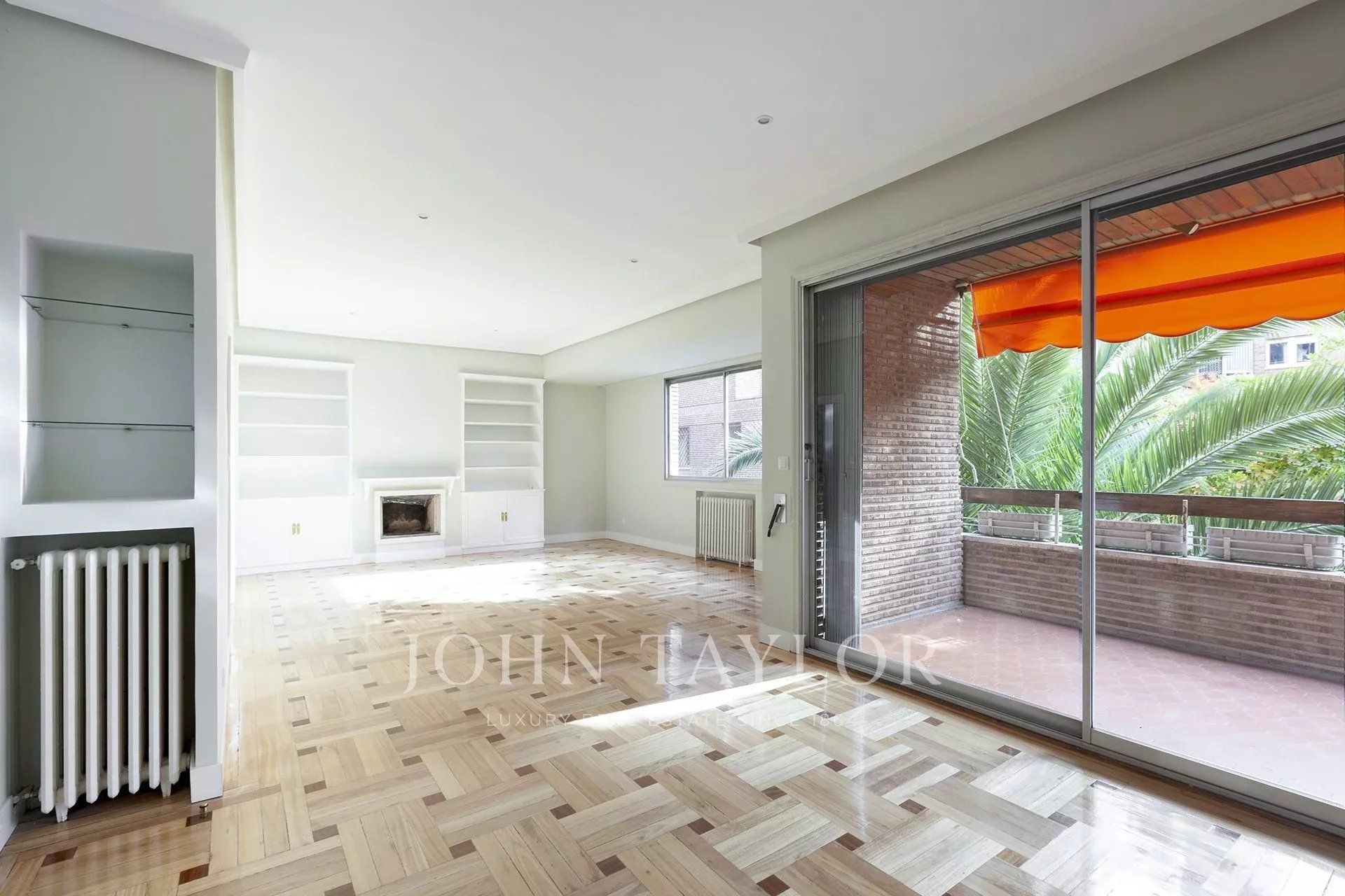 Living room of Flat to rent in  Madrid Capital  with Heating, Terrace and Swimming Pool