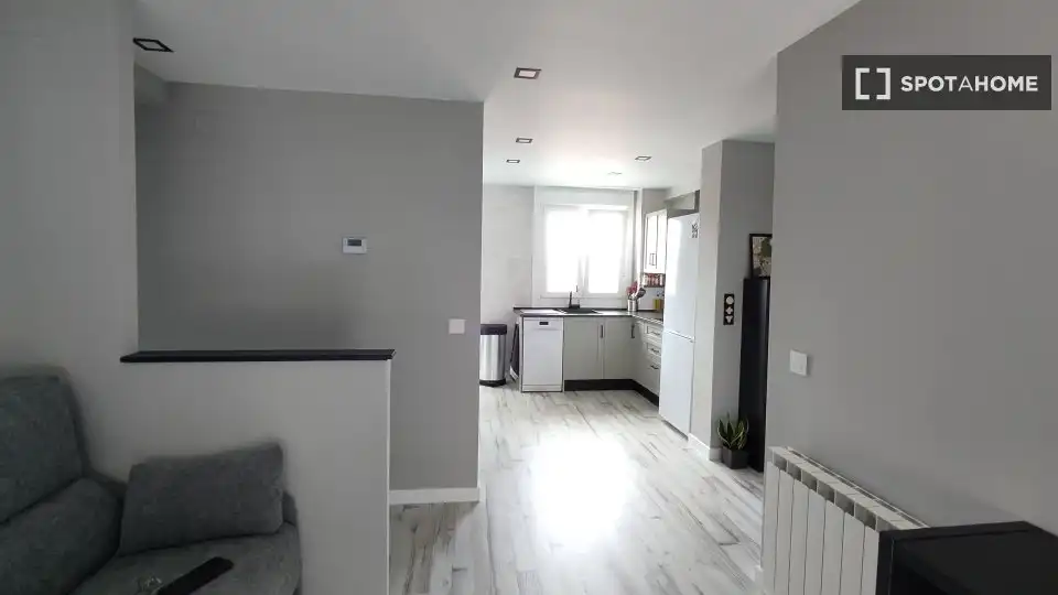 Cuina de Pis per a compartir en Vigo  amb Aire condicionat, Calefacció i Terrassa