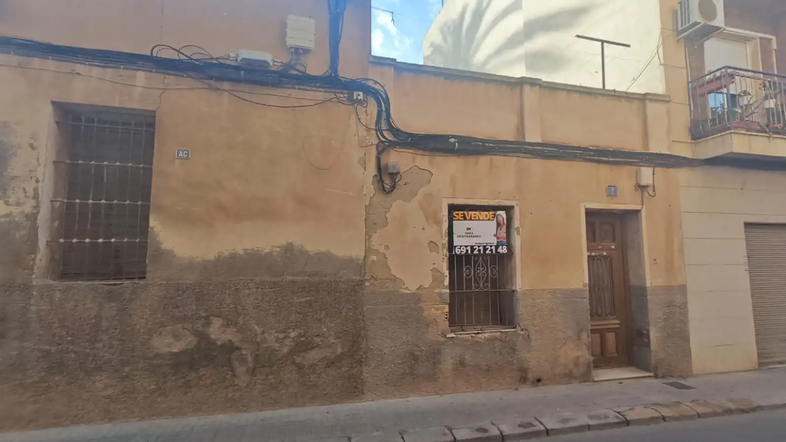 Vista exterior de Casa adosada en venta en Crevillent