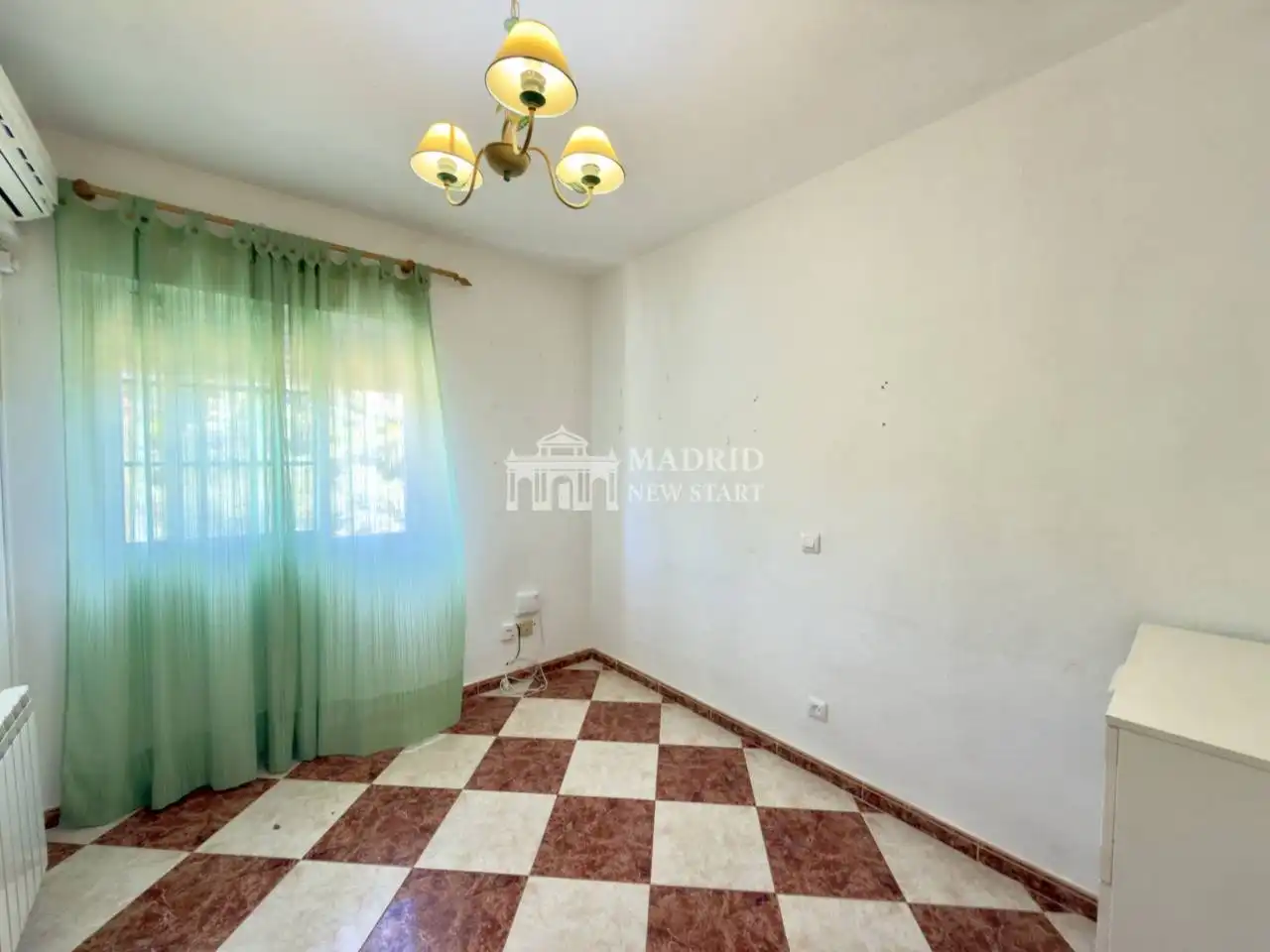 Habitación de Casa o chalet en venta en Villa del Prado con Aire acondicionado, Calefacción y Jardín privado