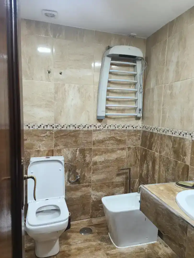 Badezimmer von Wohnung zur Miete in Cenes de la Vega mit Klimaanlage und Balkon