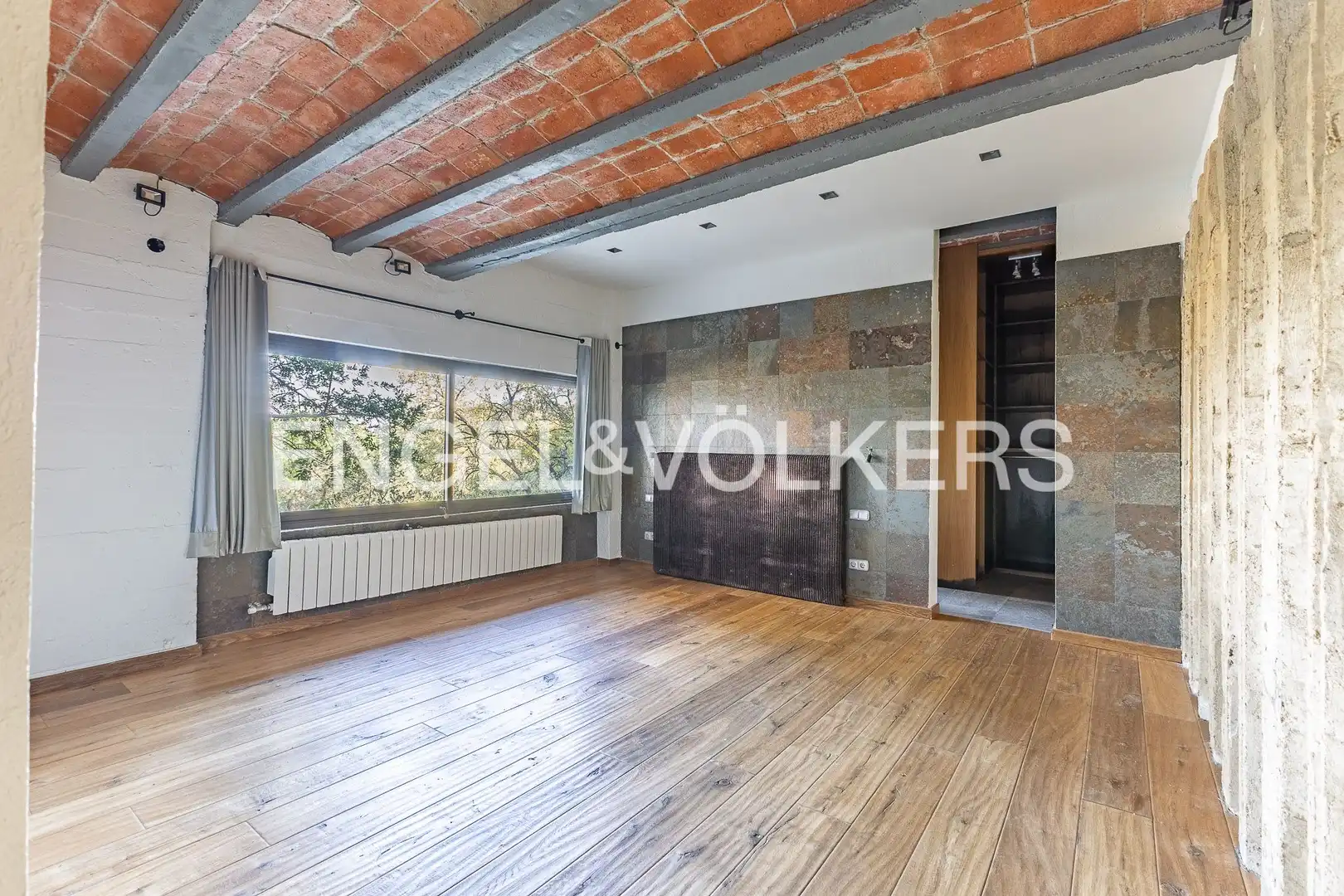 Exterior view of Houses for sale in Barcelona  with Heating, Private garden and Parquet flooring