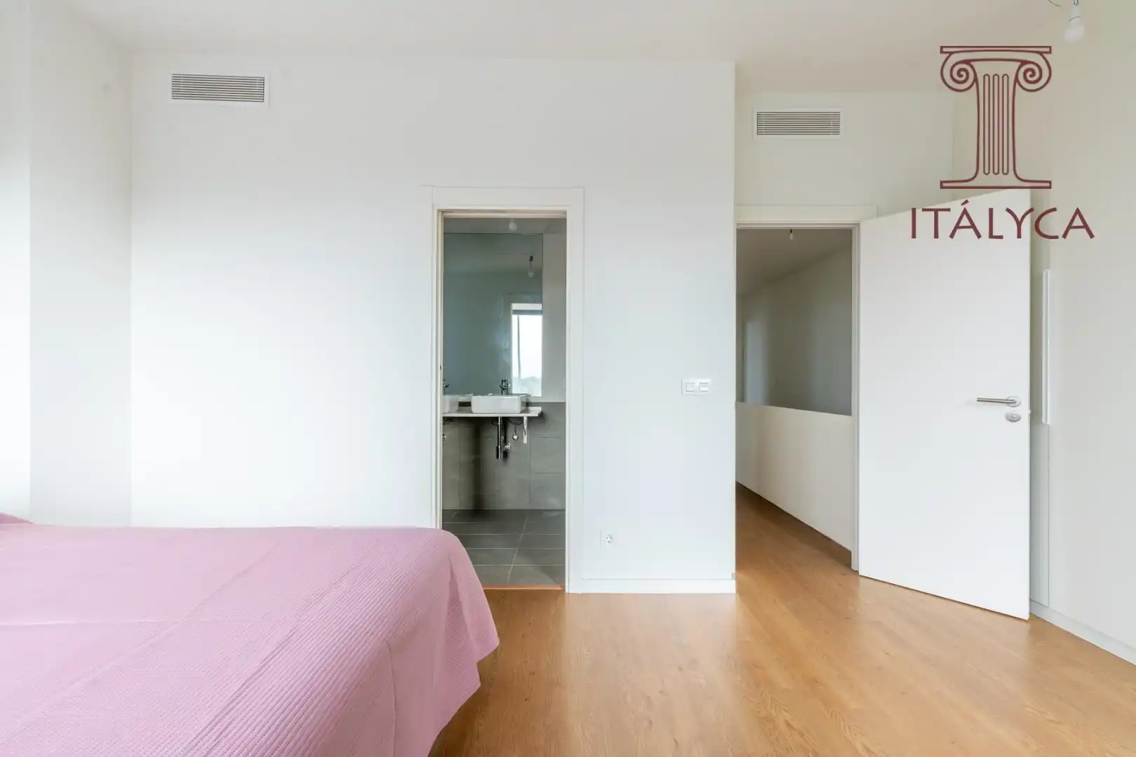 Bedroom of Detached homes for sale in Mairena del Aljarafe  with Heating, Private garden and Terrace