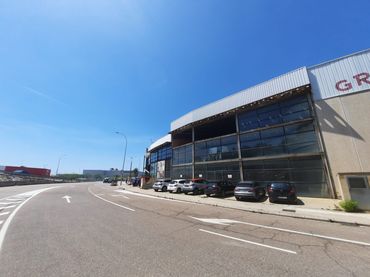 Industrial building for sale in Calle Holanda 174