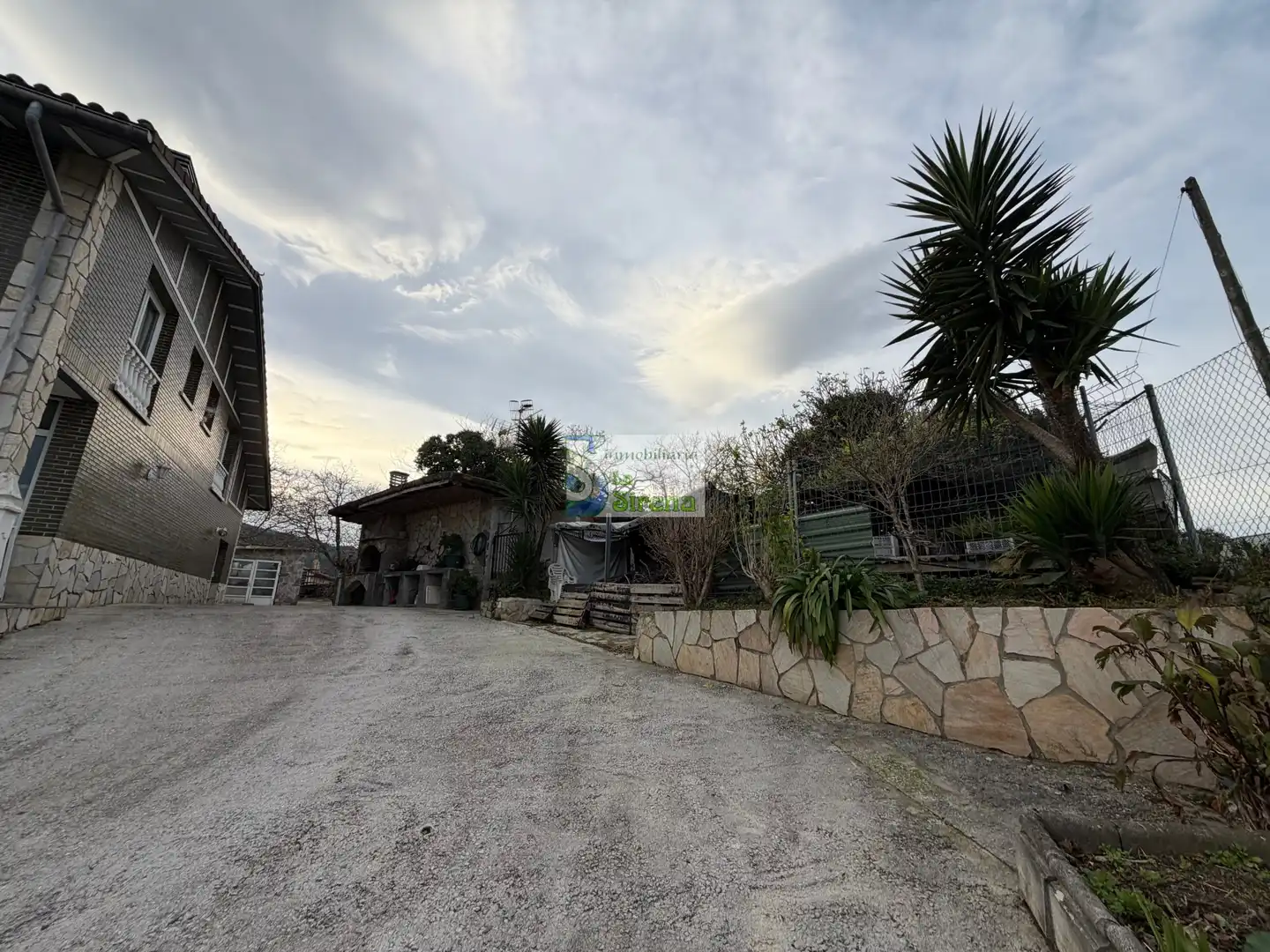 Vista exterior de Casa o chalet en venta en Castro-Urdiales con Calefacción, Jardín privado y Terraza