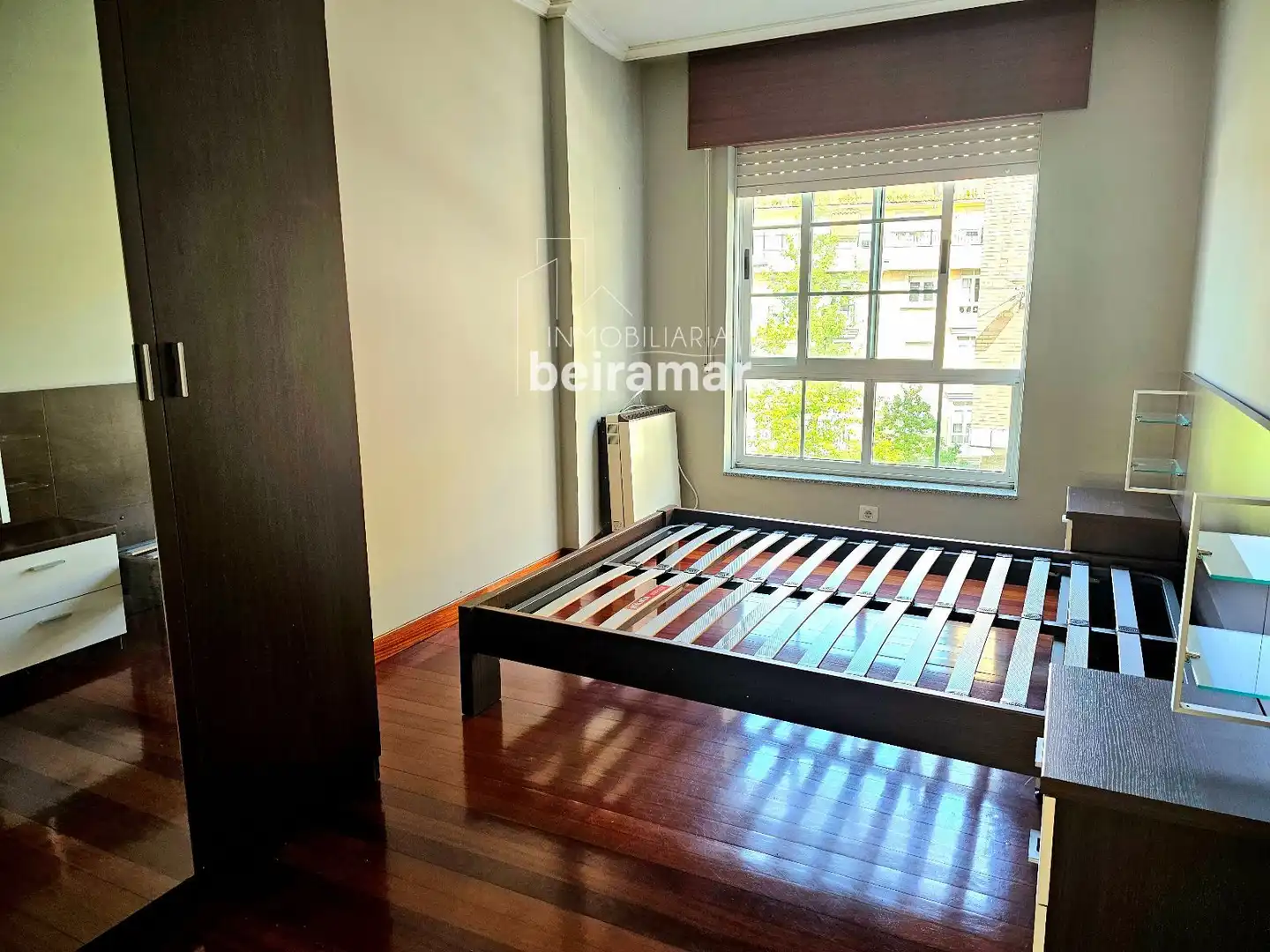 Habitación de Piso en venta en Ribeira con Calefacción, Terraza y Trastero