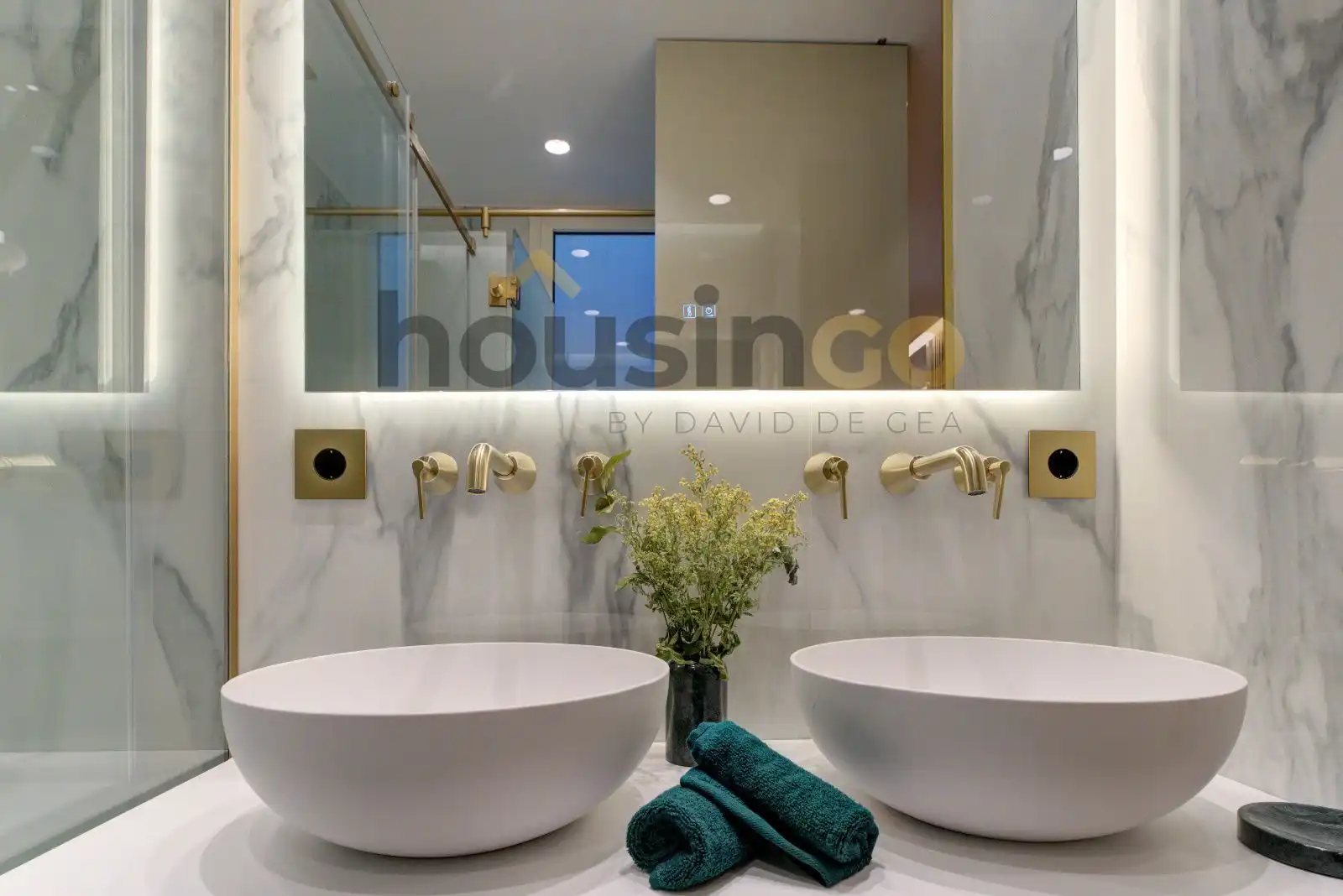 Bathroom of Flat for sale in Madrid  with Air Conditioner, Heating and Terrace