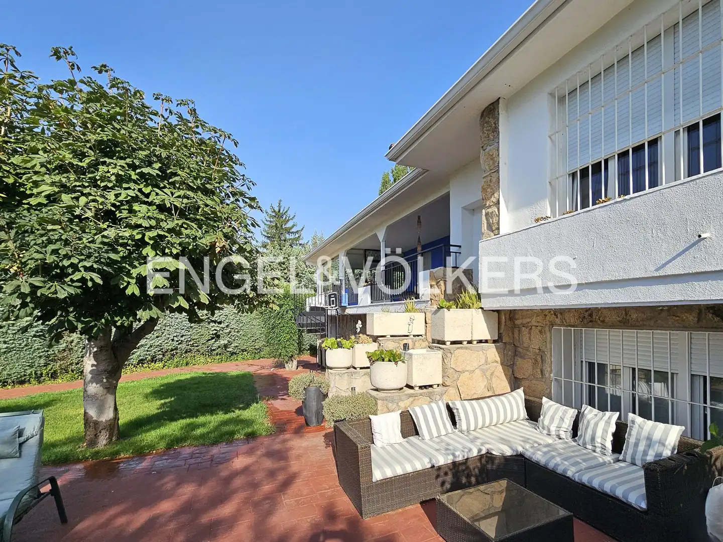 Vista exterior de Casa o xalet en venda en Alpedrete amb Calefacció, Jardí privat i Terrassa