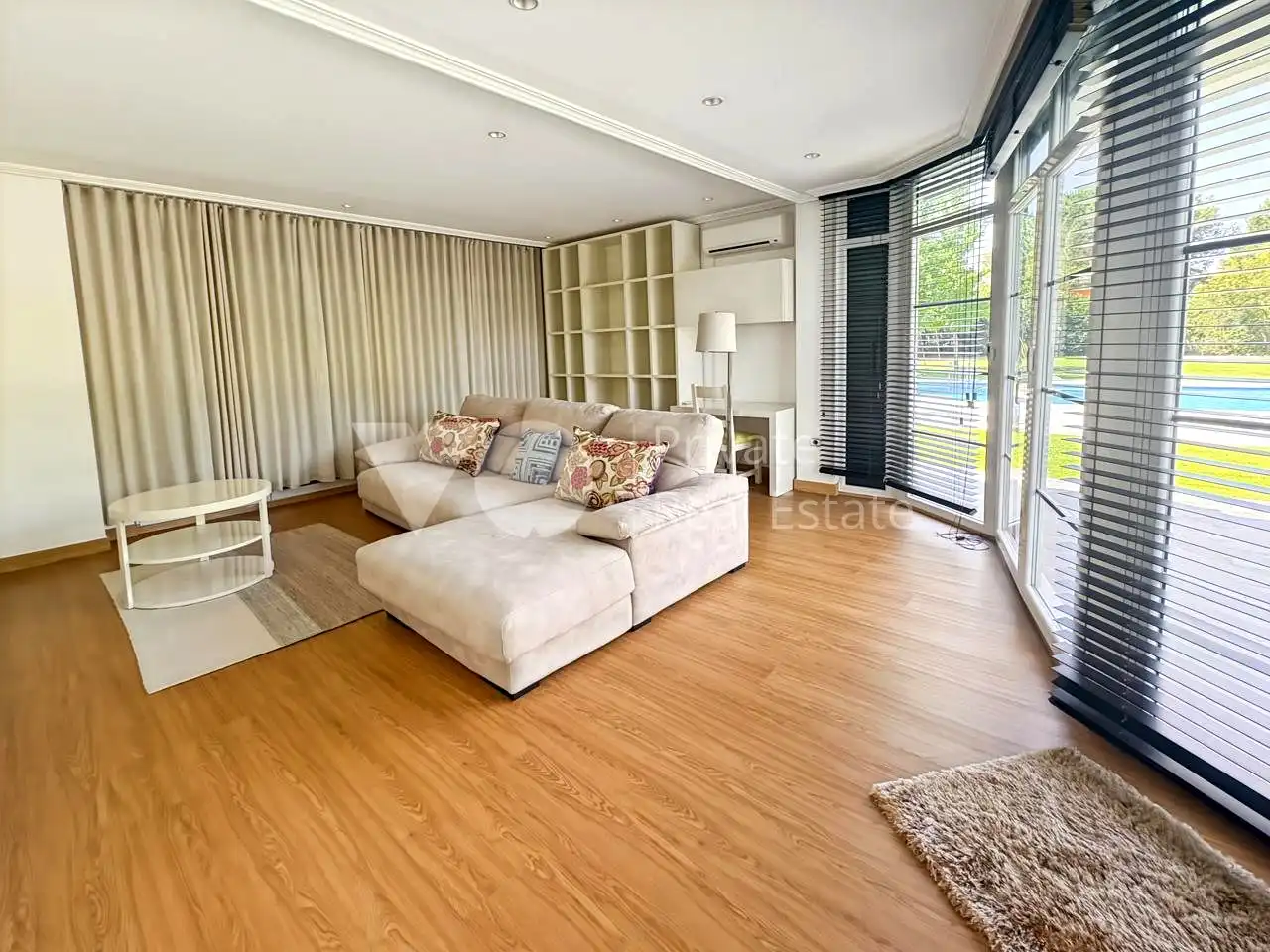 Sala d'estar de Casa o xalet de lloguer en Boadilla del Monte amb Aire condicionat, Calefacció i Jardí privat