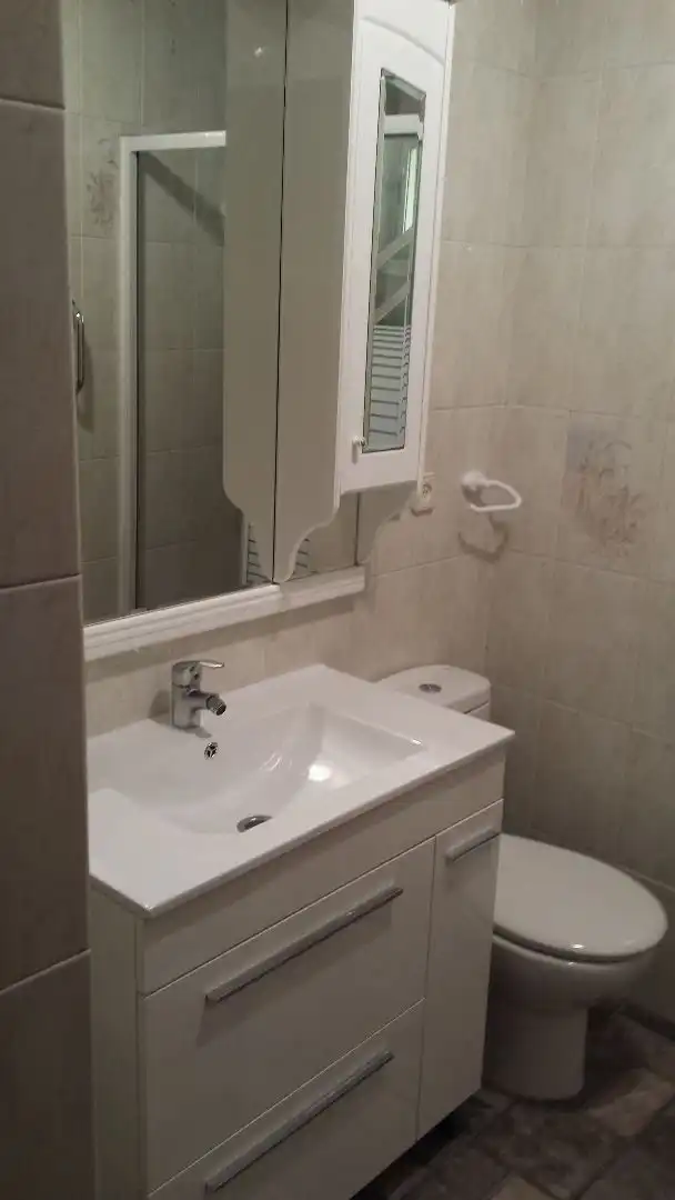 Wohnung zur Miete in Calle del Parque de Monfragüe, Parque Lisboa - La Paz