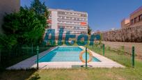 Piscina de Pis en venda en  Madrid Capital amb Aire condicionat, Calefacció i Terrassa