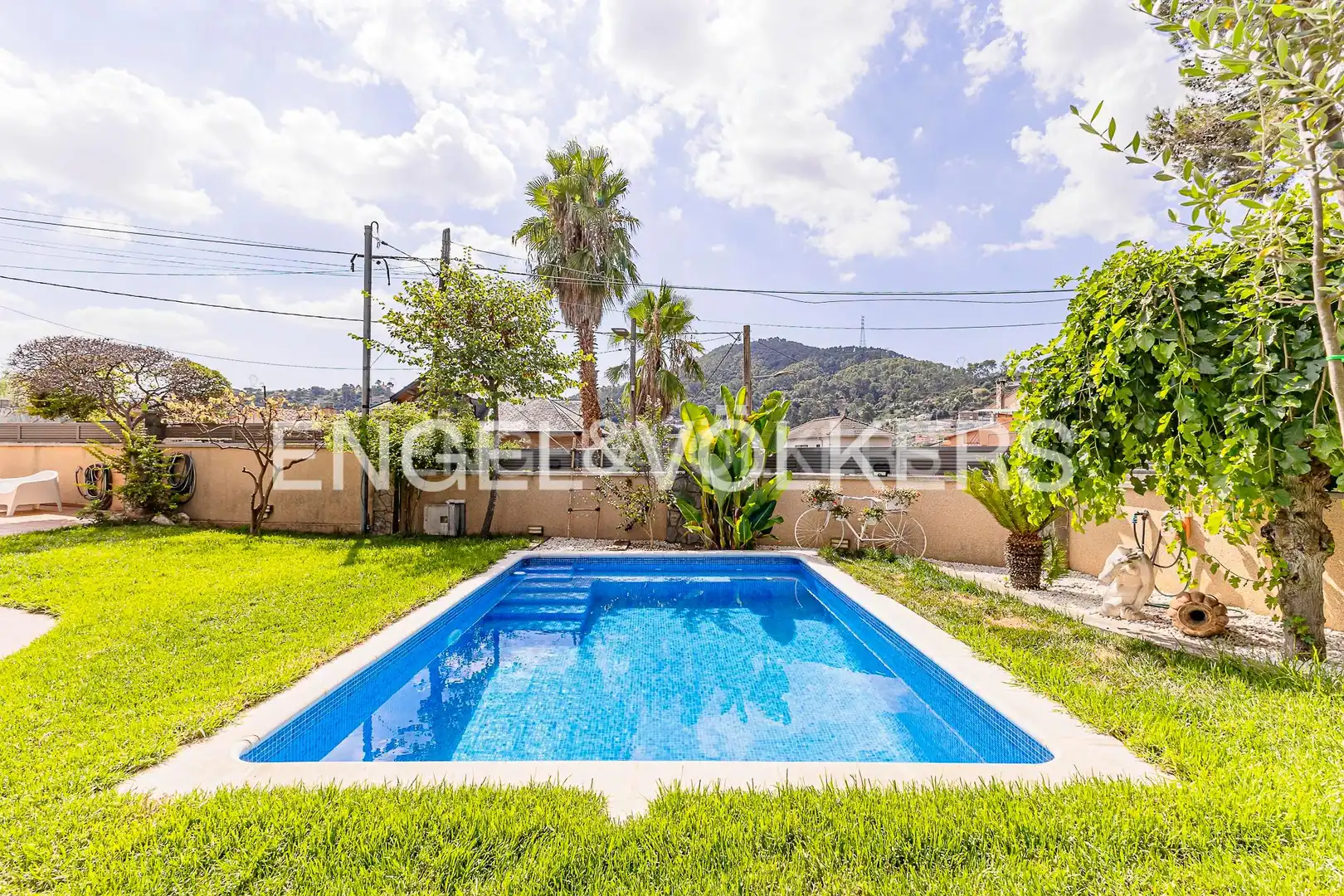 Swimming pool of Houses for sale in Sant Vicenç Dels Horts  with Heating, Storage room and Swimming Pool