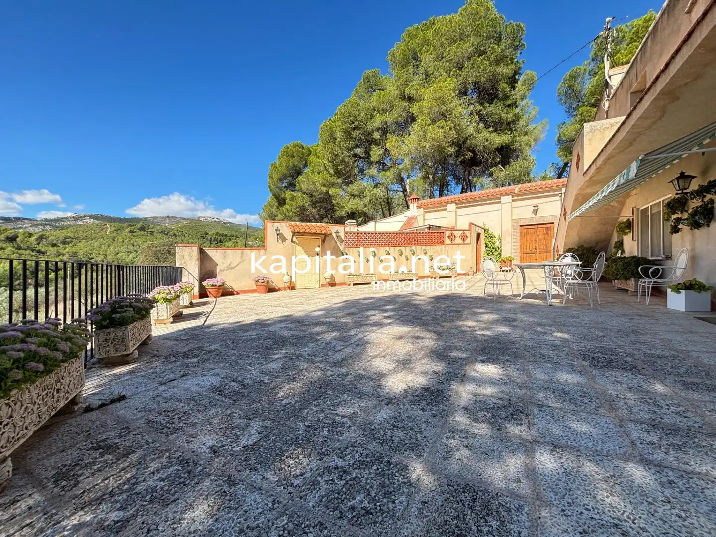 Vista exterior de Finca rústica en venda en Cocentaina amb Jardí privat, Terrassa i Traster