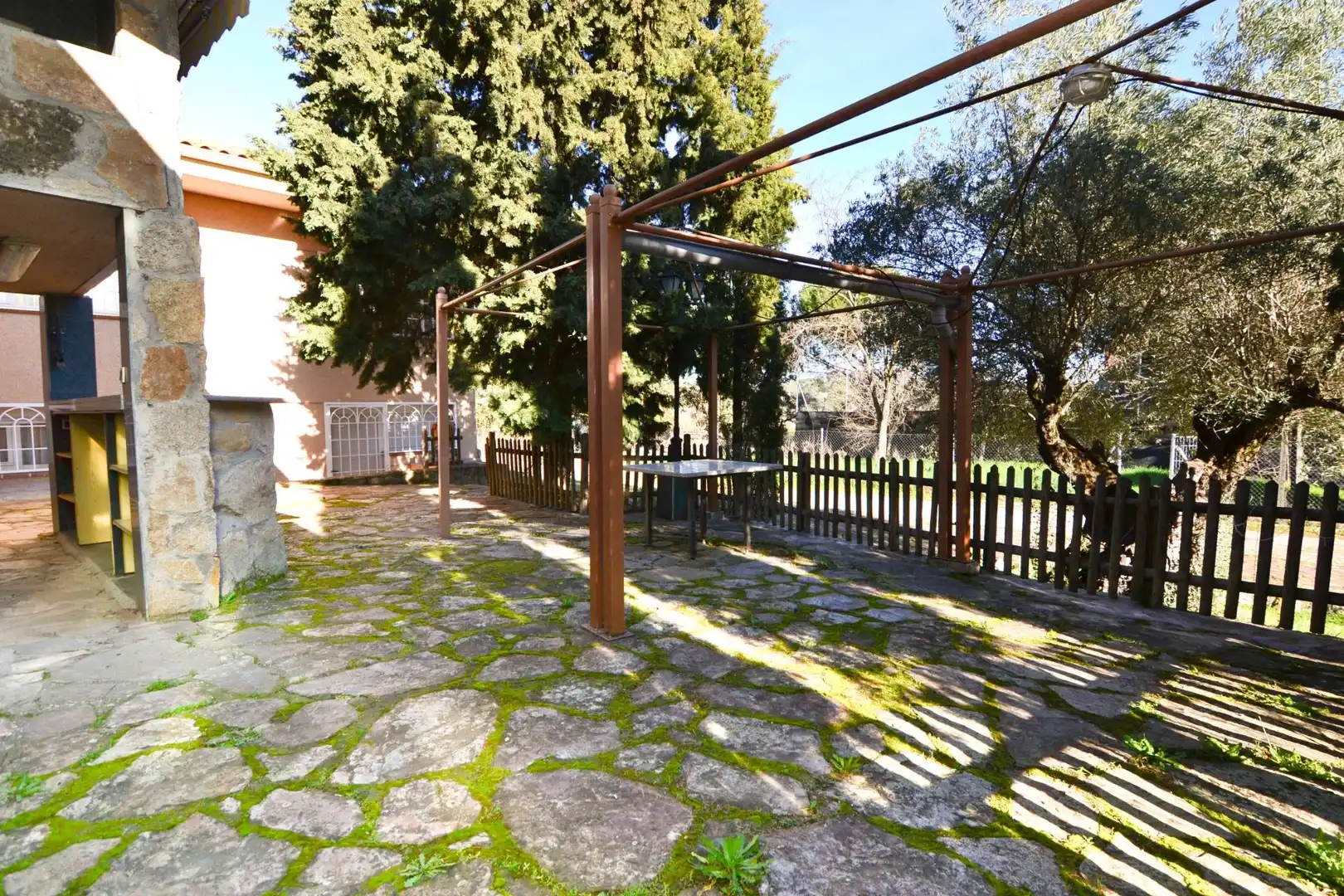 Garden of Houses for sale in Villanueva de la Cañada  with Air Conditioner, Private garden and Terrace