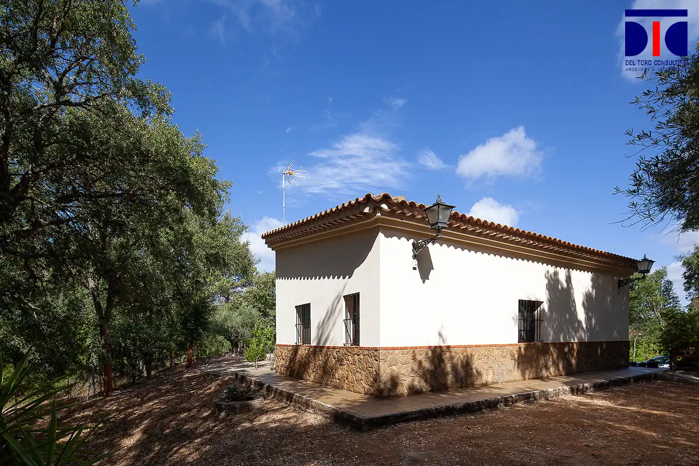 Vista exterior de Finca rústica en venta en Fuenteheridos con Aire acondicionado, Calefacción y Jardín privado