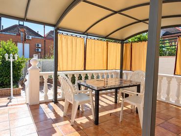 Villa avec balcon à vendre à Avenida de Europa