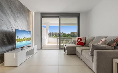 Sala d'estar de Àtic en venda en Estepona amb Aire condicionat, Terrassa i Traster