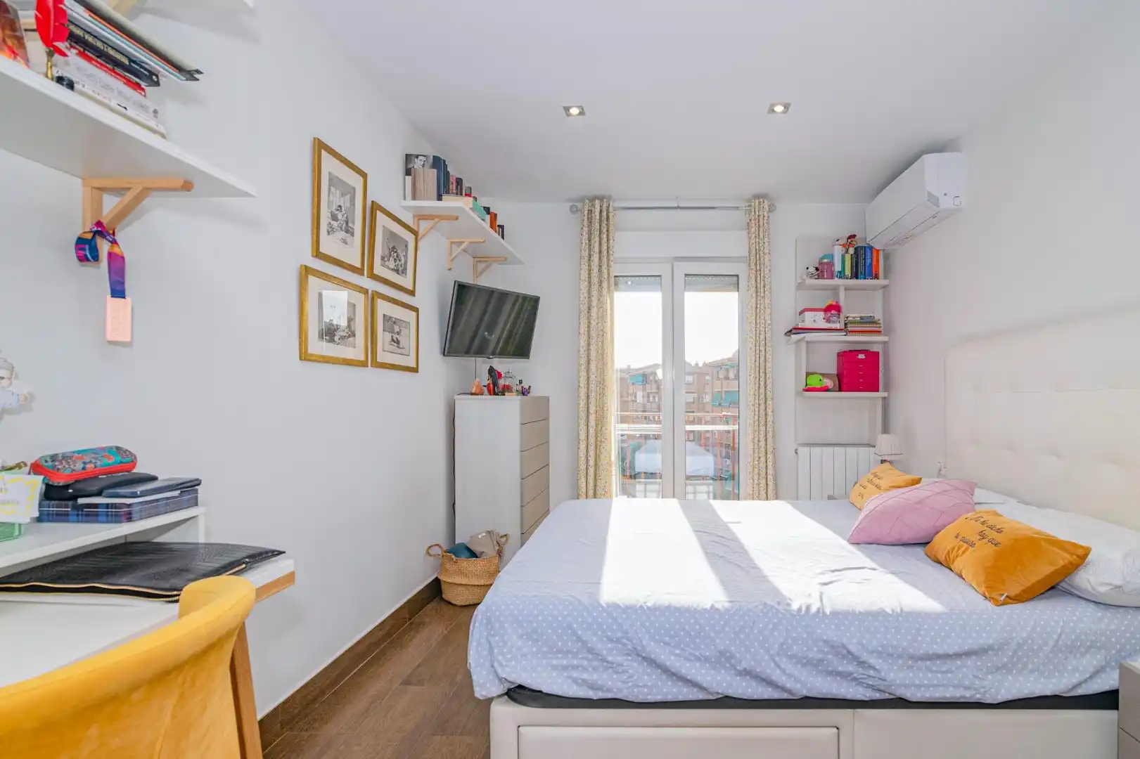 Habitación de Piso en venta en Granada con Aire acondicionado, Terraza y Amueblado